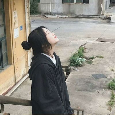 真人不露脸闺蜜头像有手机 真人不露脸闺蜜头像女