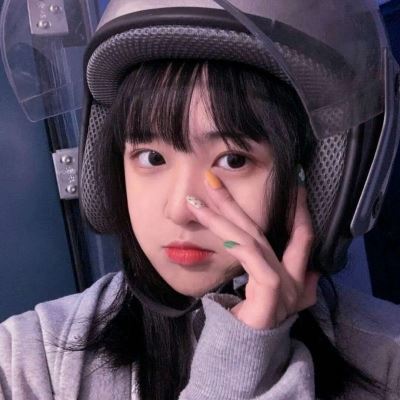 戴头盔的女生头像是谁 戴头盔的女生头像动漫
