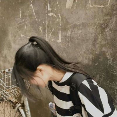 真人不露脸闺蜜头像有手机 真人不露脸闺蜜头像女