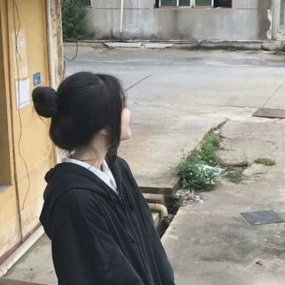 真人不露脸闺蜜头像有手机 真人不露脸闺蜜头像女