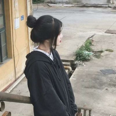 真人不露脸闺蜜头像有手机 真人不露脸闺蜜头像女