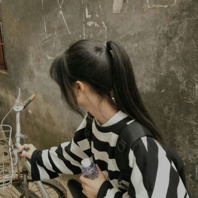 真人不露脸闺蜜头像有手机 真人不露脸闺蜜头像女