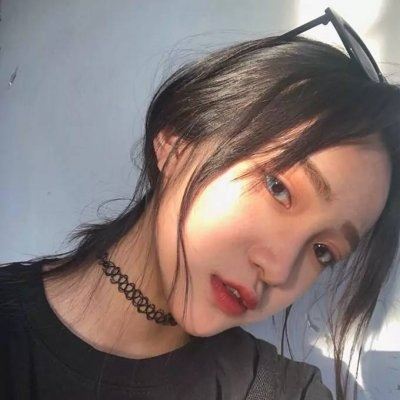 真人伤感图片女生头像背景图 女生真人伤感头像