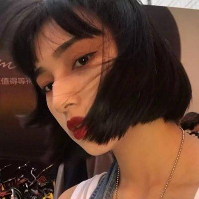 真人伤感图片女生头像背景图 女生真人伤感头像