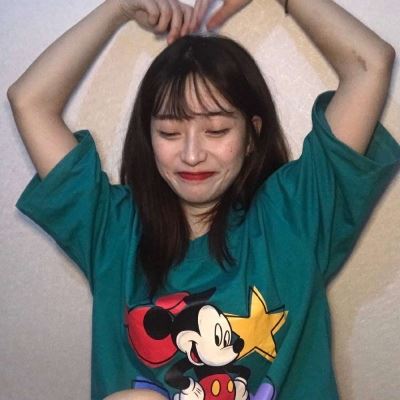 真人美女心爆棚的头像背影 真人美女心爆棚的头像十六岁