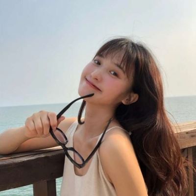 真人美女心爆棚的头像背影 真人美女心爆棚的头像十六岁