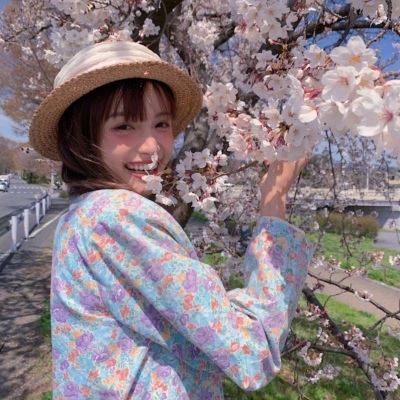 真人美女心爆棚的头像背影 真人美女心爆棚的头像十六岁