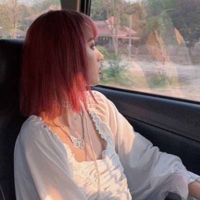 个性女短发发型图片头像大全 个性女短发发型图片头像卡通