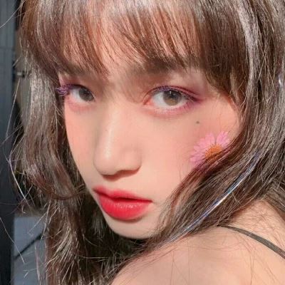 网头女高冷不露脸 网头女高冷黑白