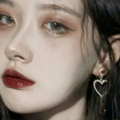 网头女高冷不露脸 网头女高冷黑白