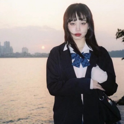 微信真人女生复古风的头像图片